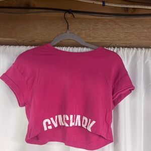 Athletic gymshark cropped top flowy